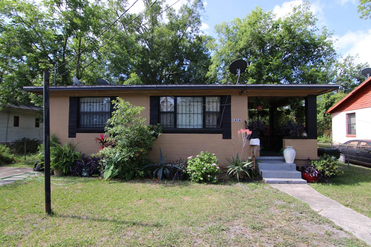 1416 32ND St - Photo 1