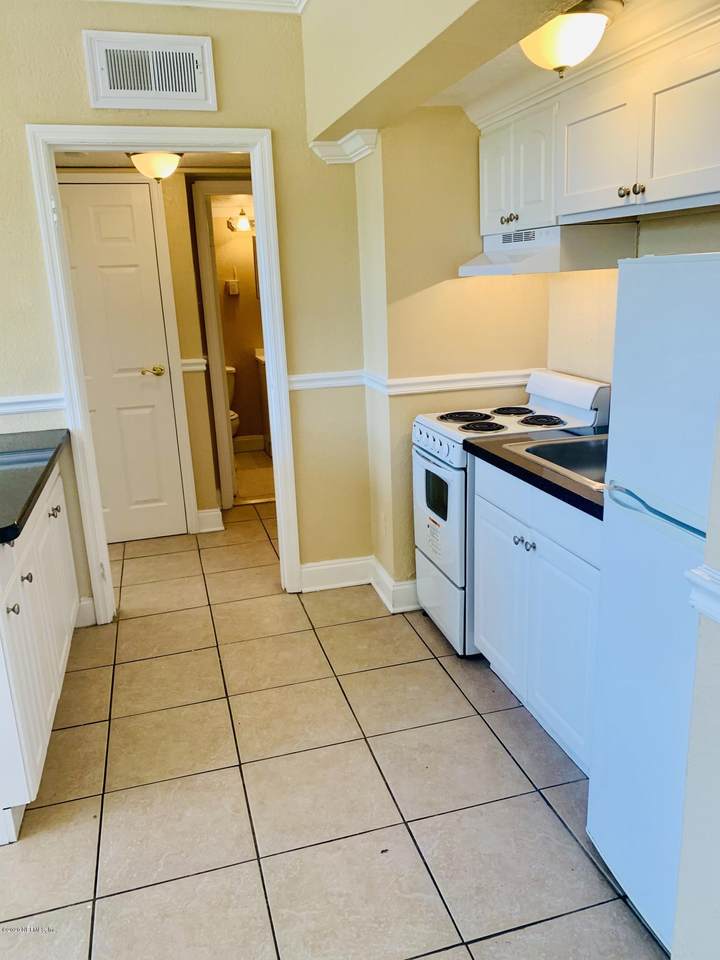 311 Ashley St - Photo 1