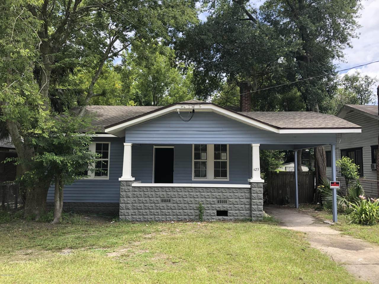 423 Woodbine St - Photo 1