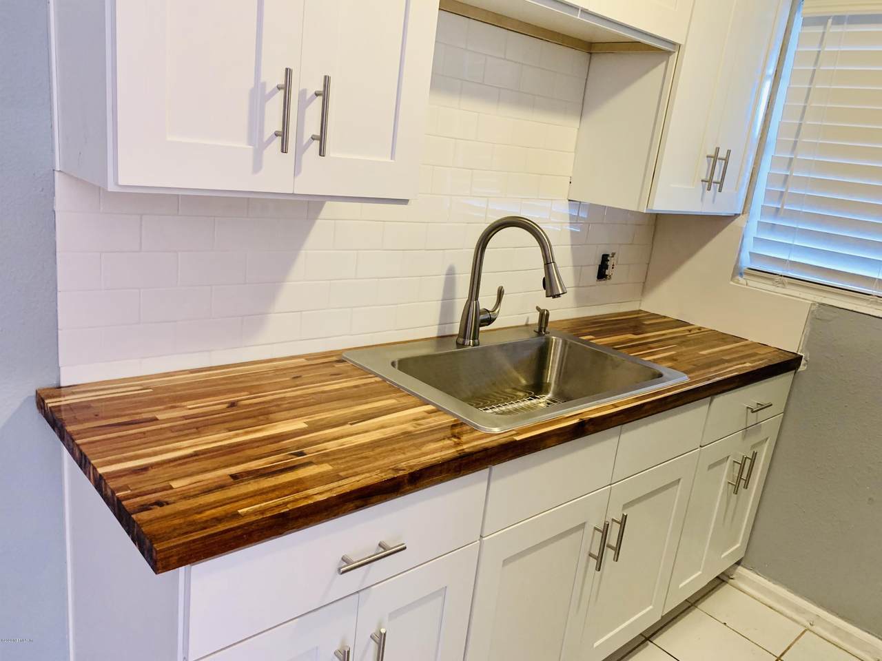 1401 Palm Ave - Photo 1