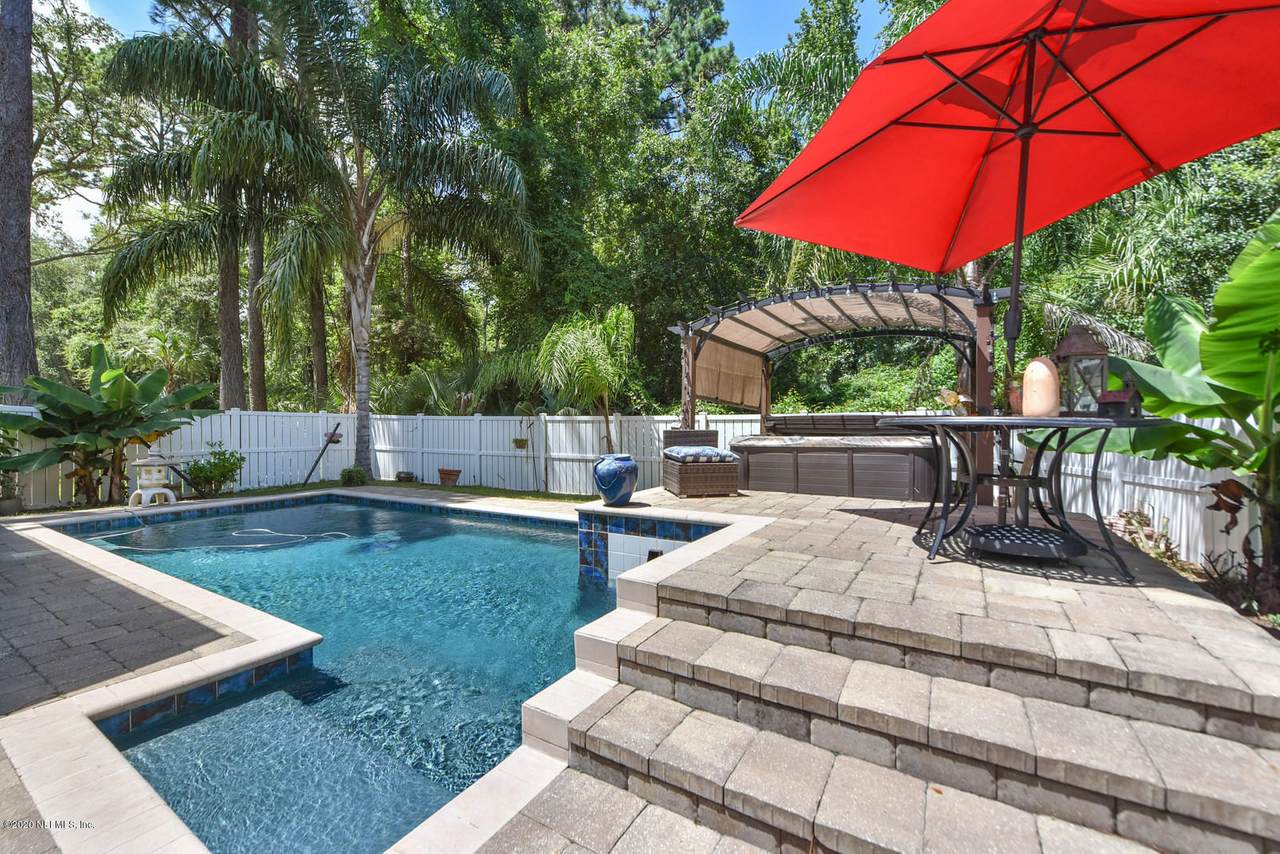 781 Paradise Ln - Photo 1
