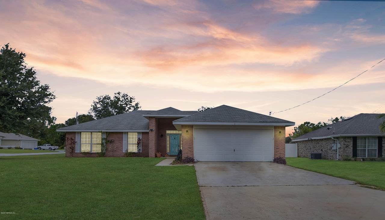 1 Lyndenhurst Ln - Photo 1