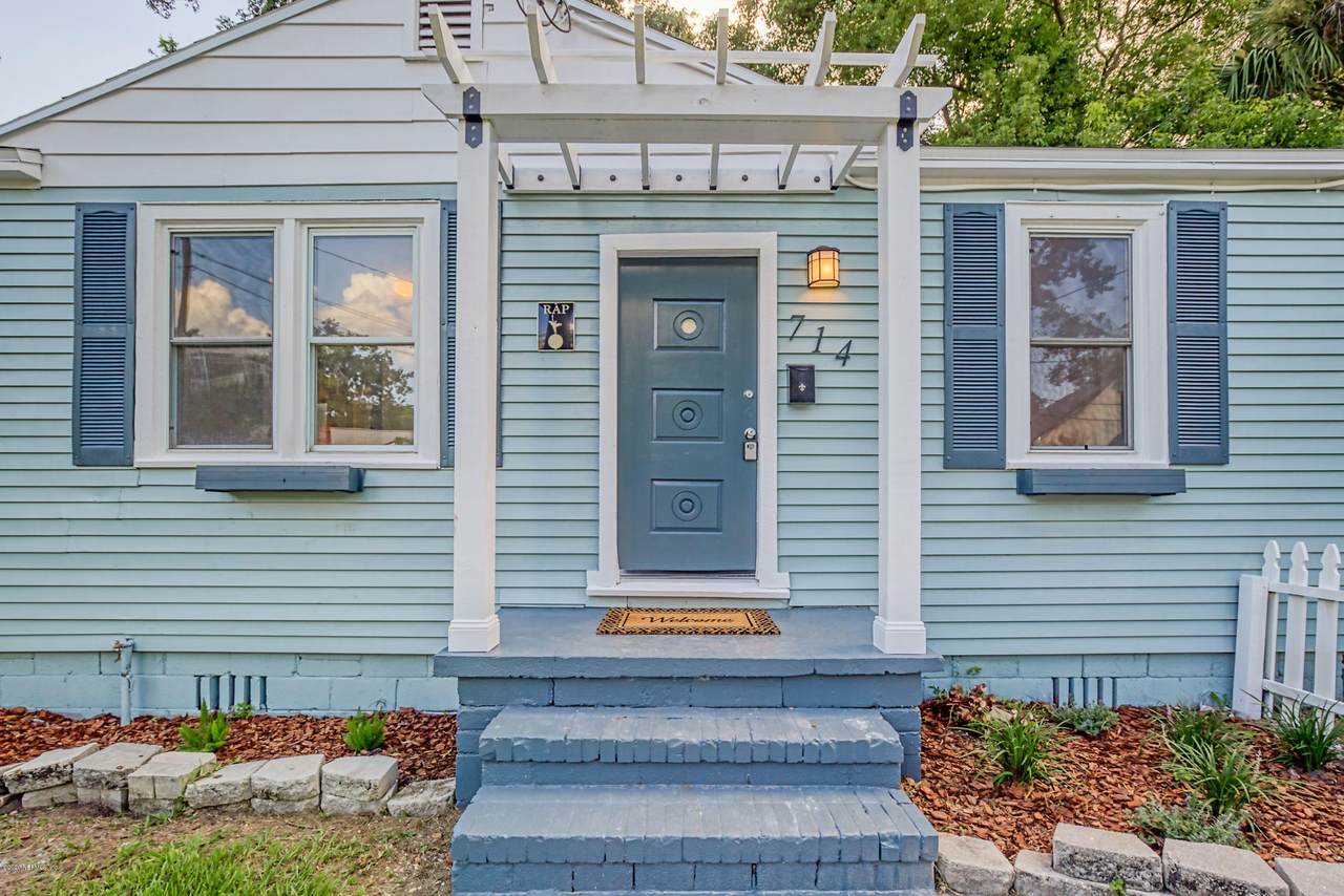 714 West St - Photo 1