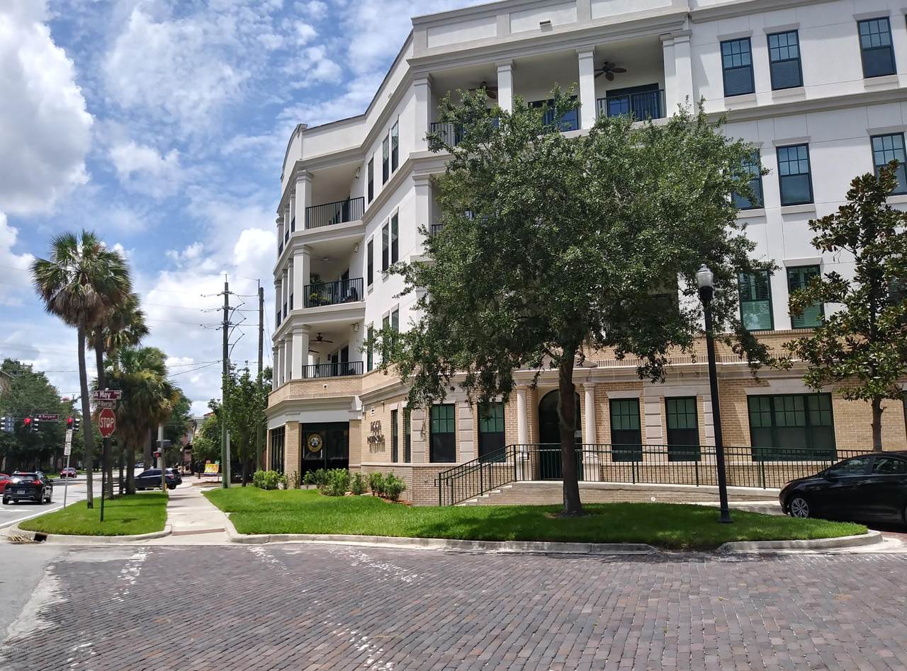 1661 Riverside Ave - Photo 1