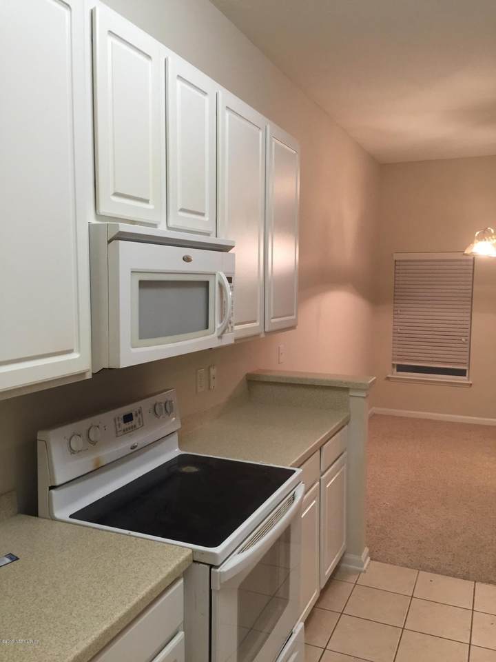 7068 Deer Lodge Cir - Photo 1