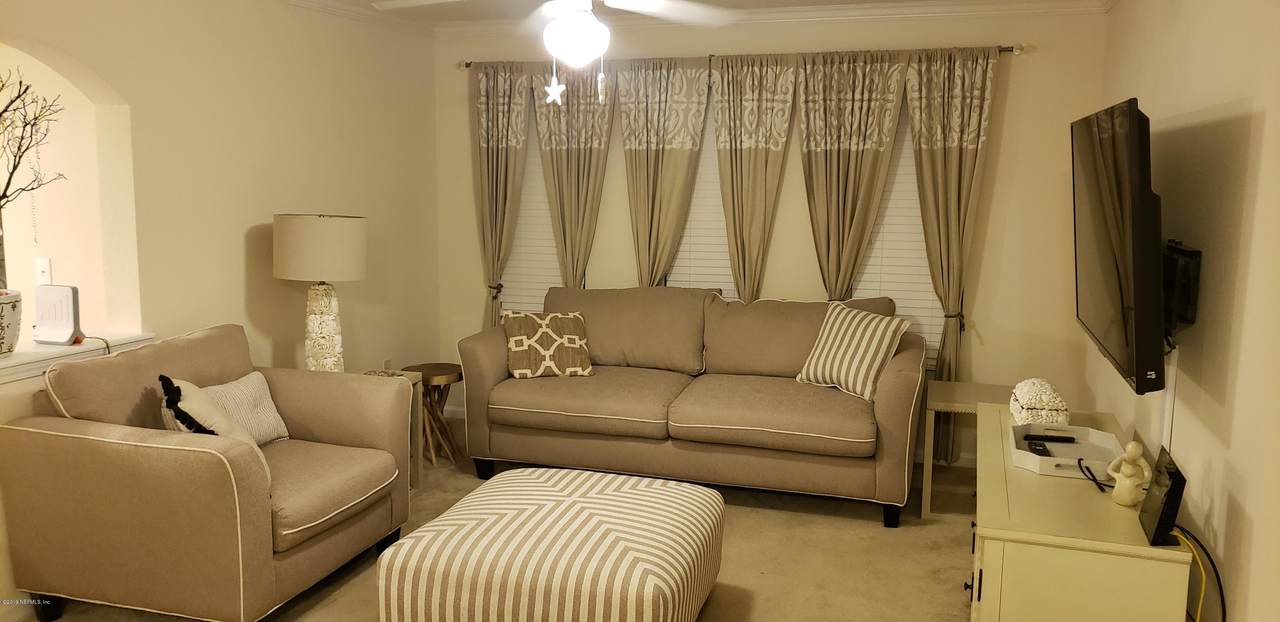10075 Gate Pkwy - Photo 1
