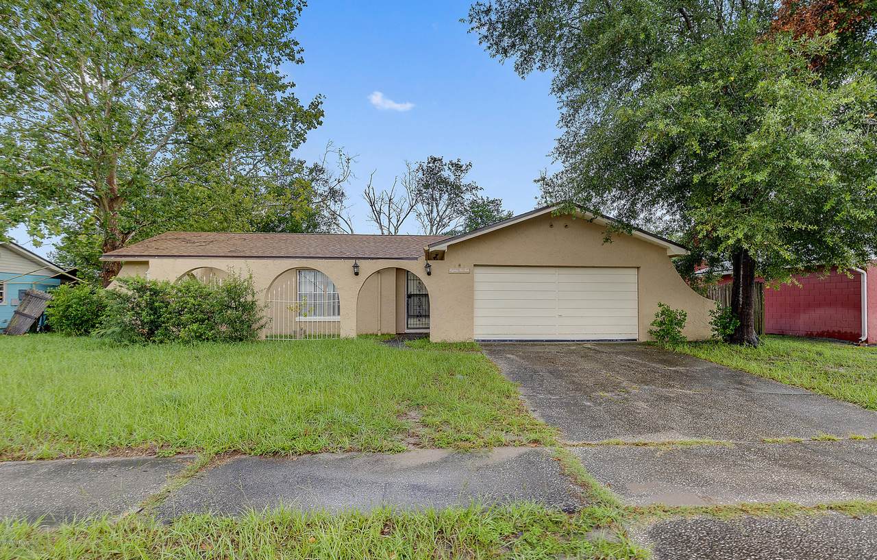 8210 Old English Dr - Photo 1
