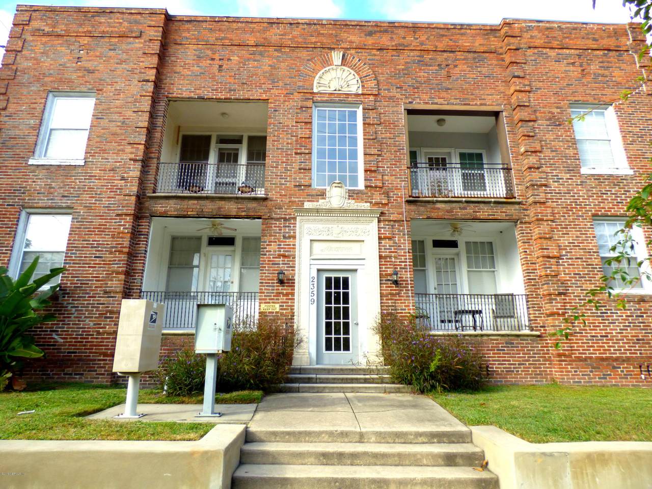 2359 Oak St - Photo 1