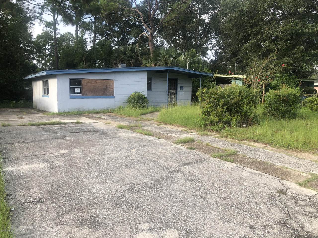 2552 Spirea St - Photo 1