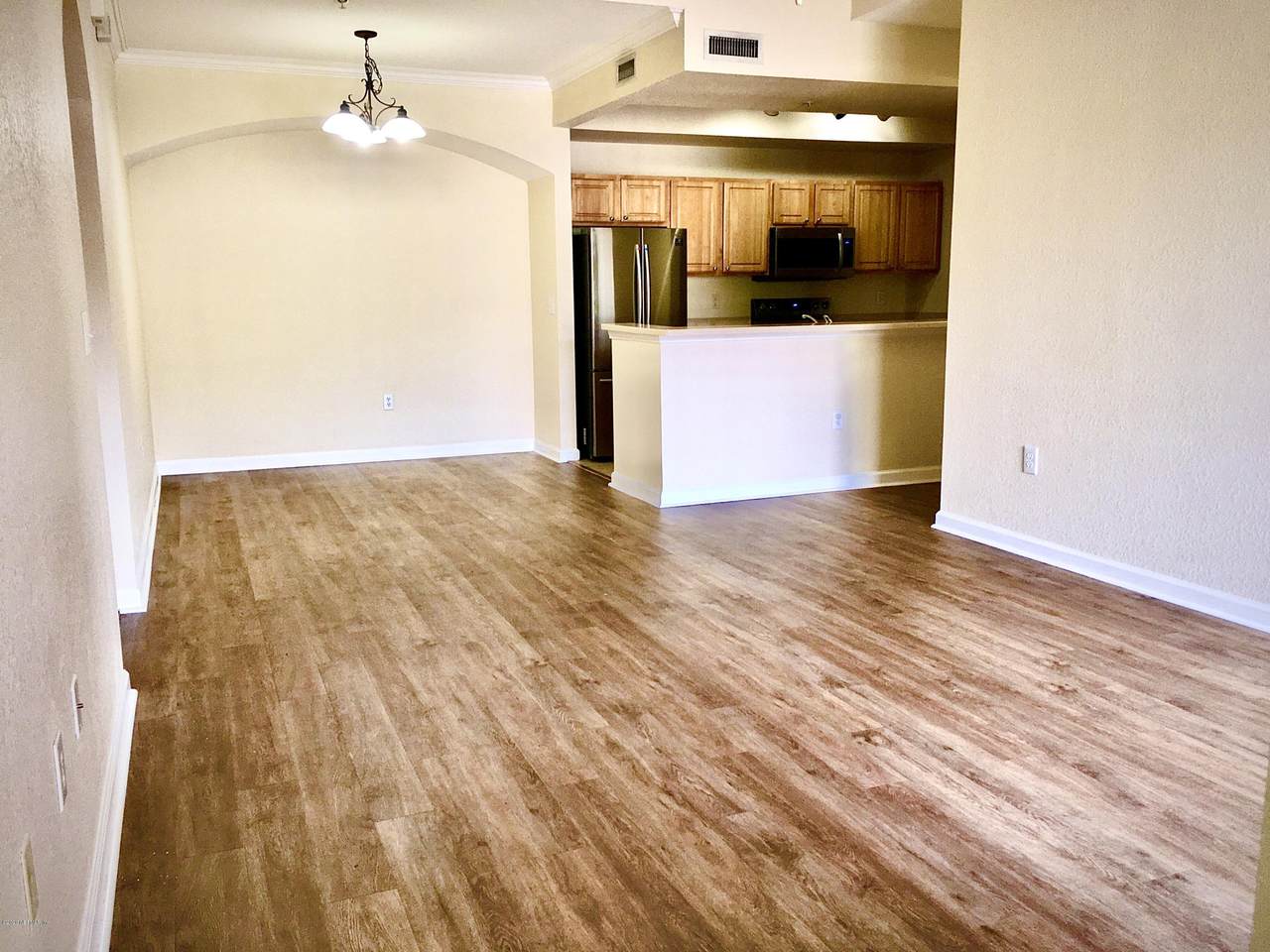 10075 Gate Pkwy - Photo 1