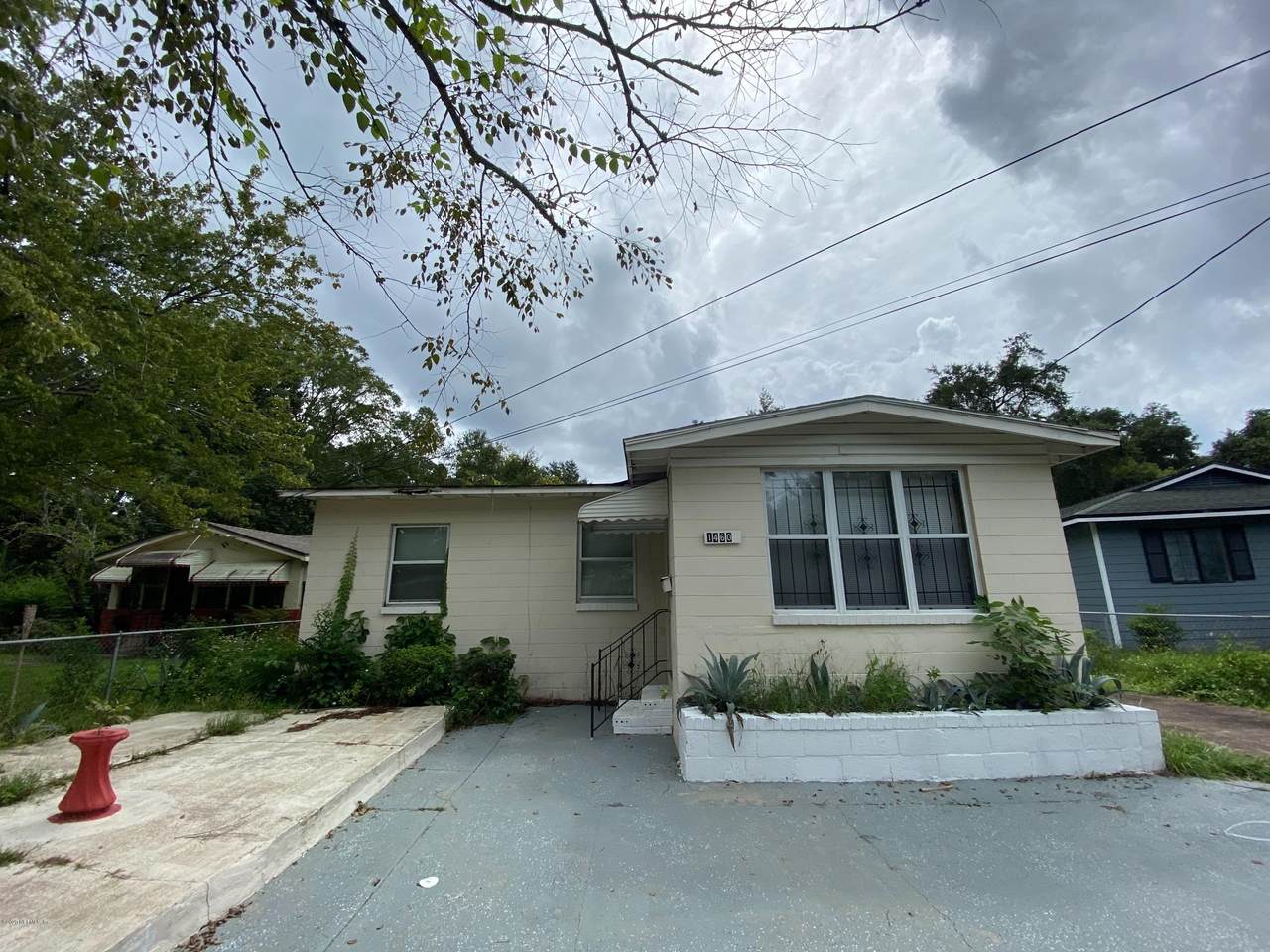 1460 30TH St - Photo 1