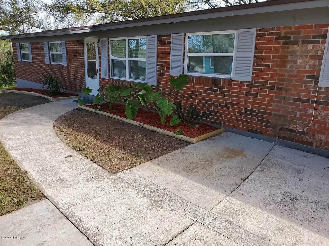 418 Sigsbee Rd - Photo 1
