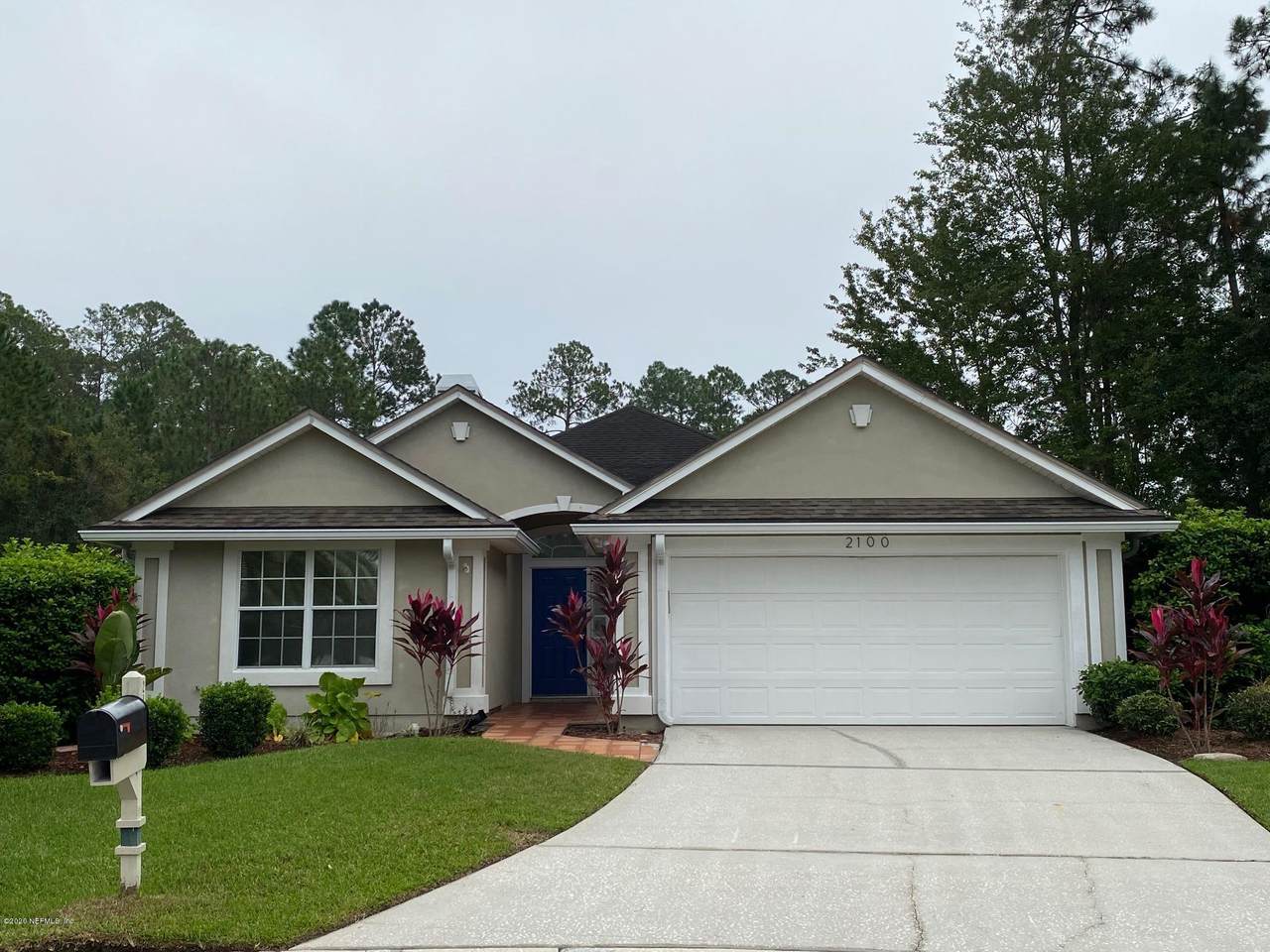 2100 Pebble Creek Ln - Photo 1