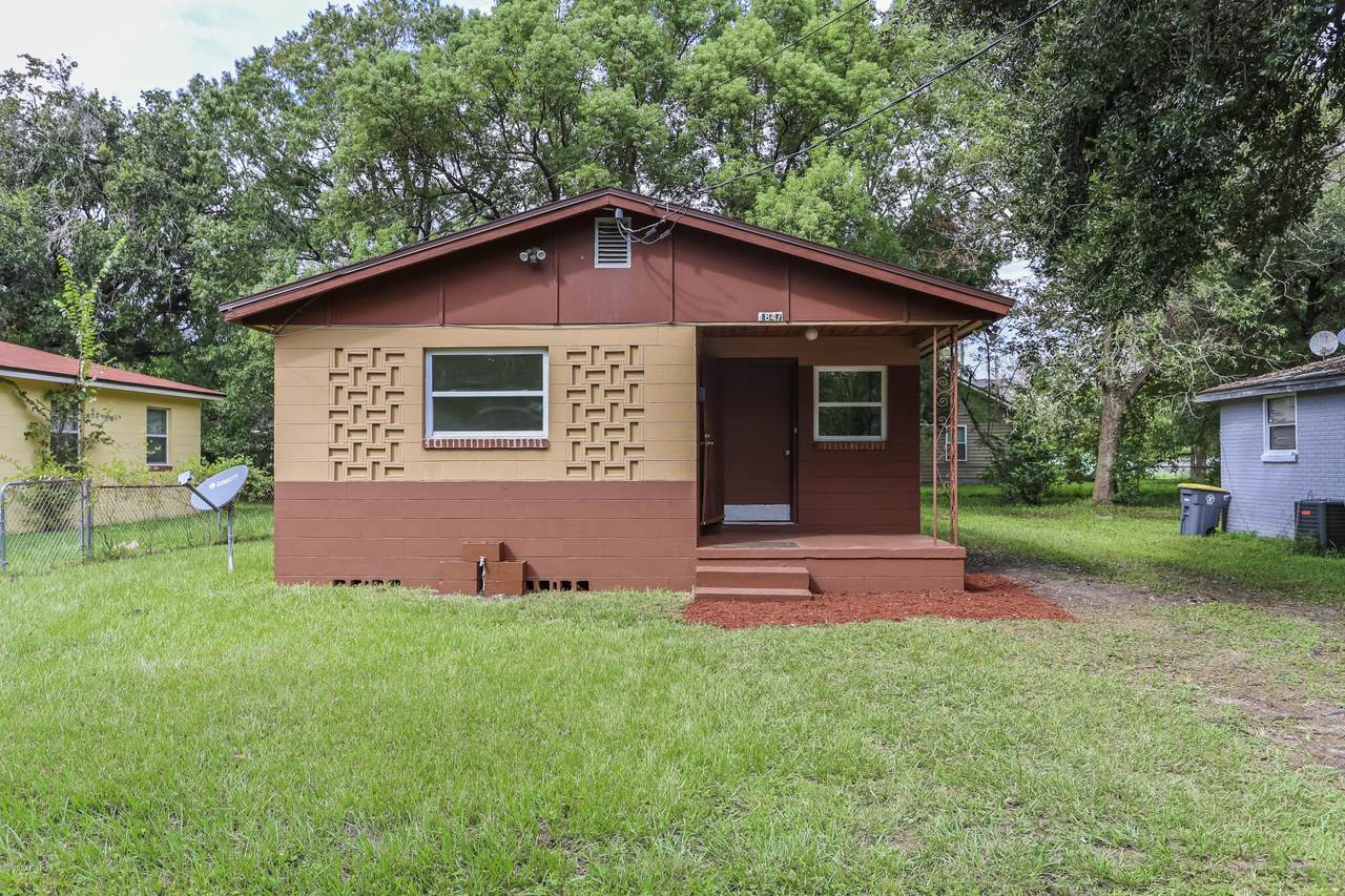 1847 11TH St - Photo 1