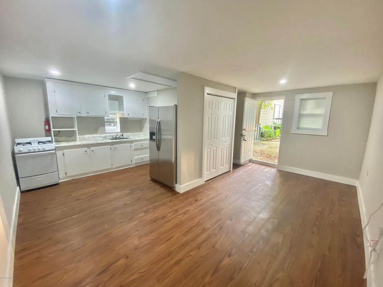 2022 Dellwood Ave - Photo 1
