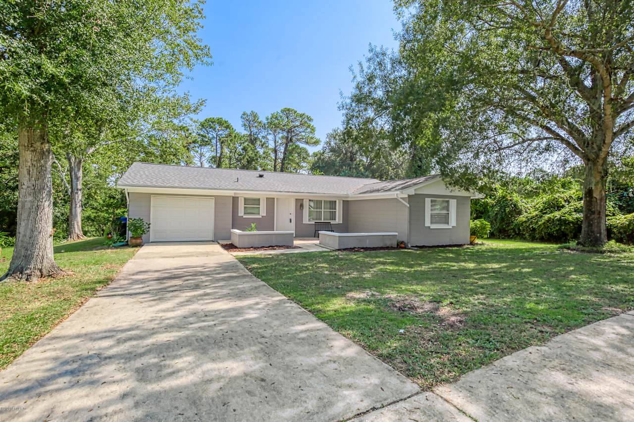 474 Casuarina Cir - Photo 1