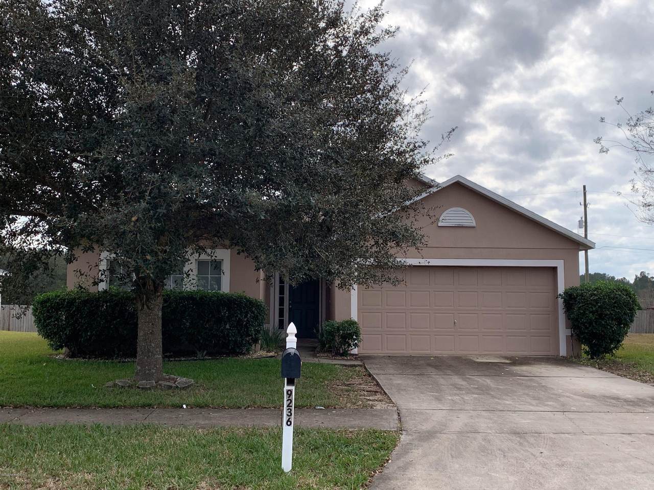 9236 Caracara Dr - Photo 1