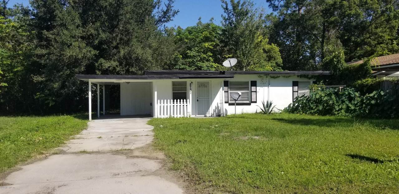 8731 Eaton Ave - Photo 1