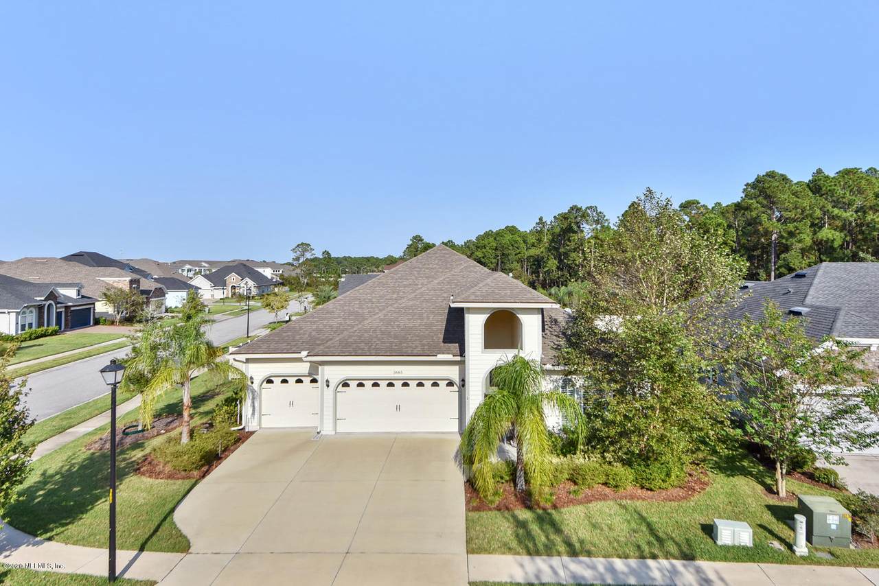 3685 Crossview Dr - Photo 1