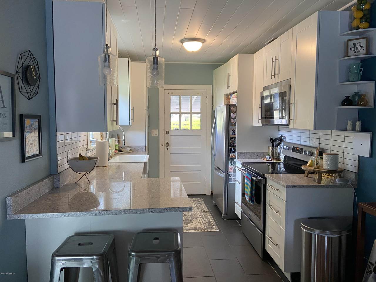 1524 Linden Ave - Photo 1