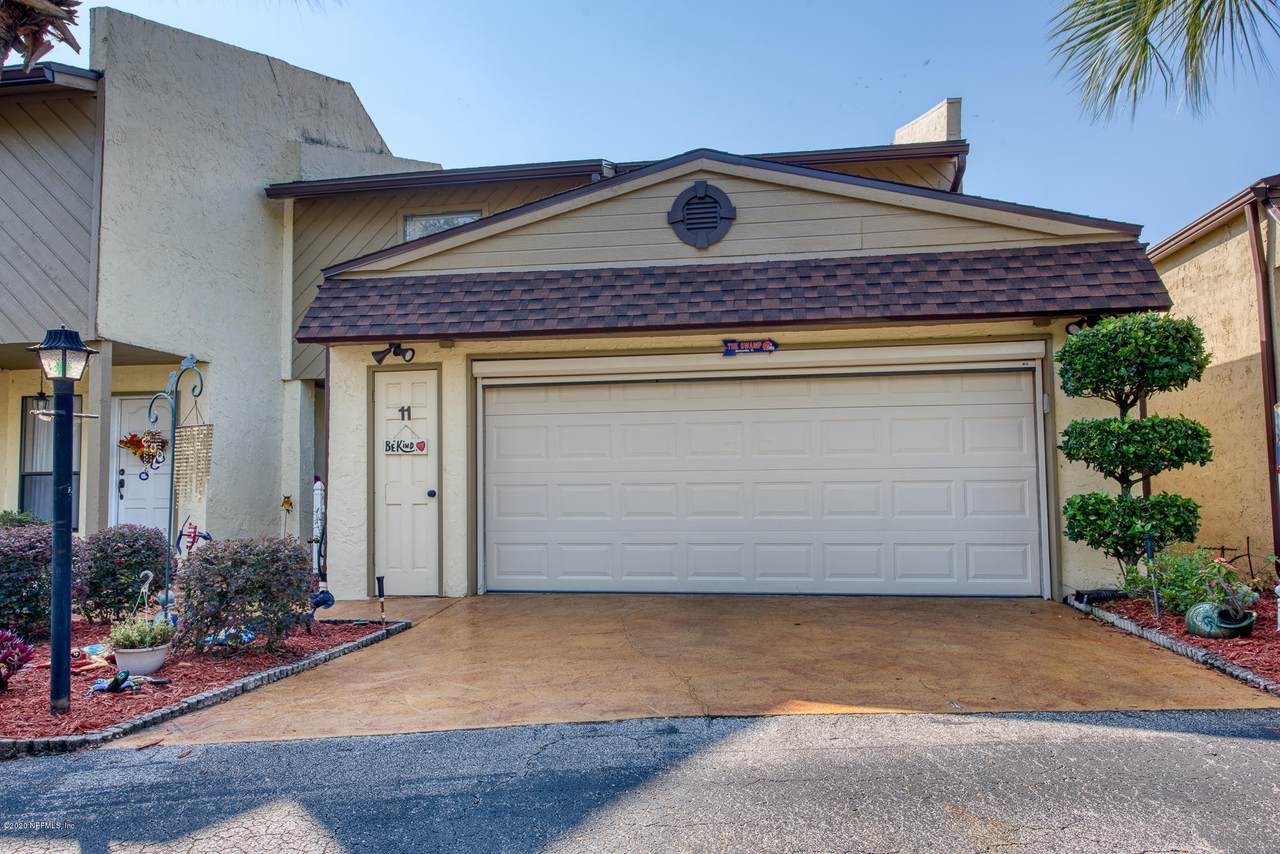 11 Fox Valley Dr - Photo 1