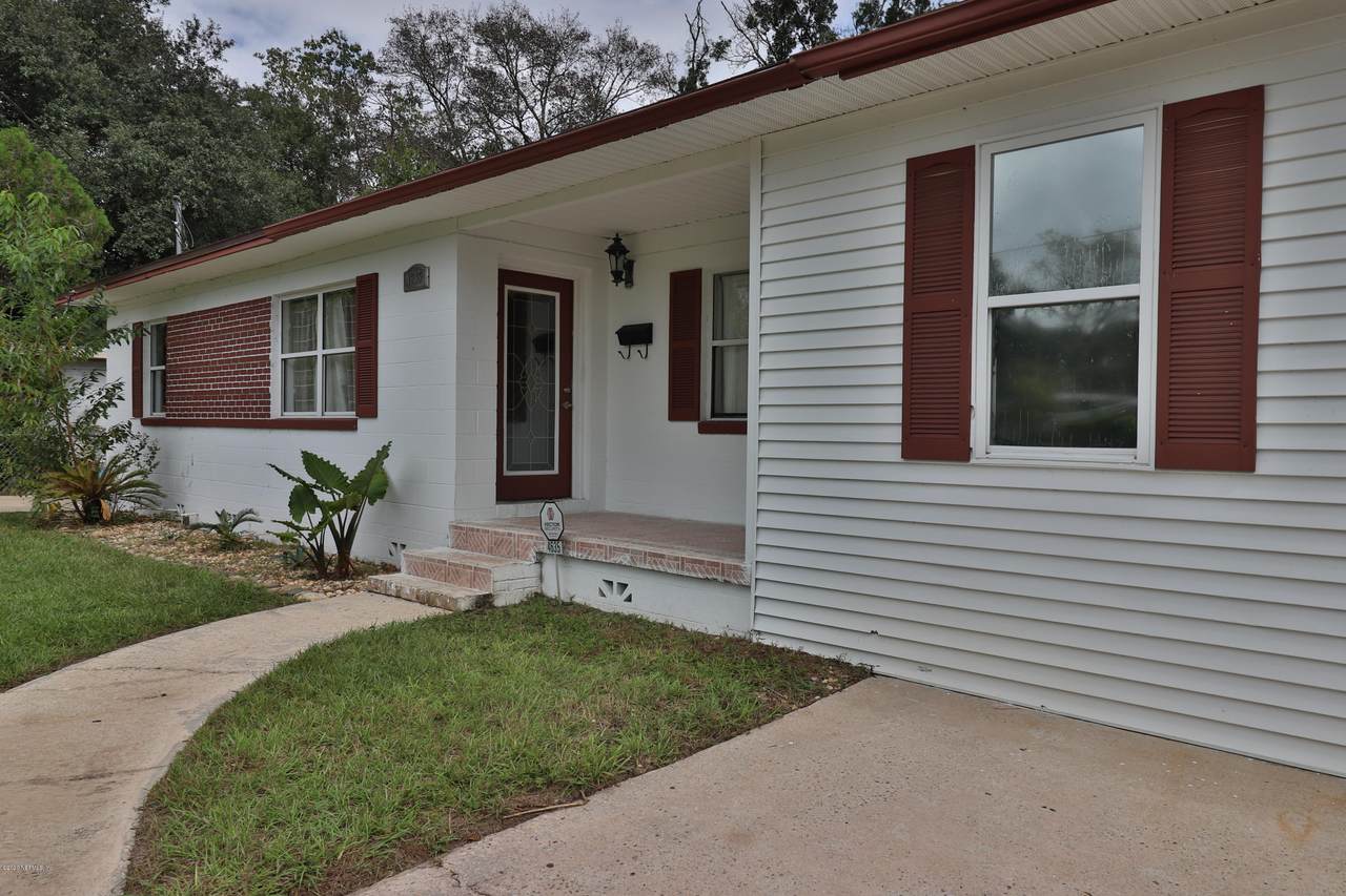 4635 Solandra Cir - Photo 1