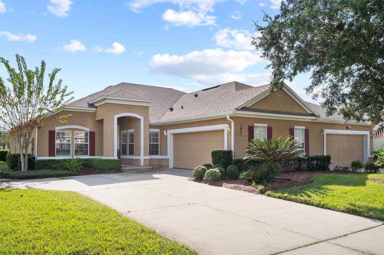 1621 Calming Water Dr - Photo 1
