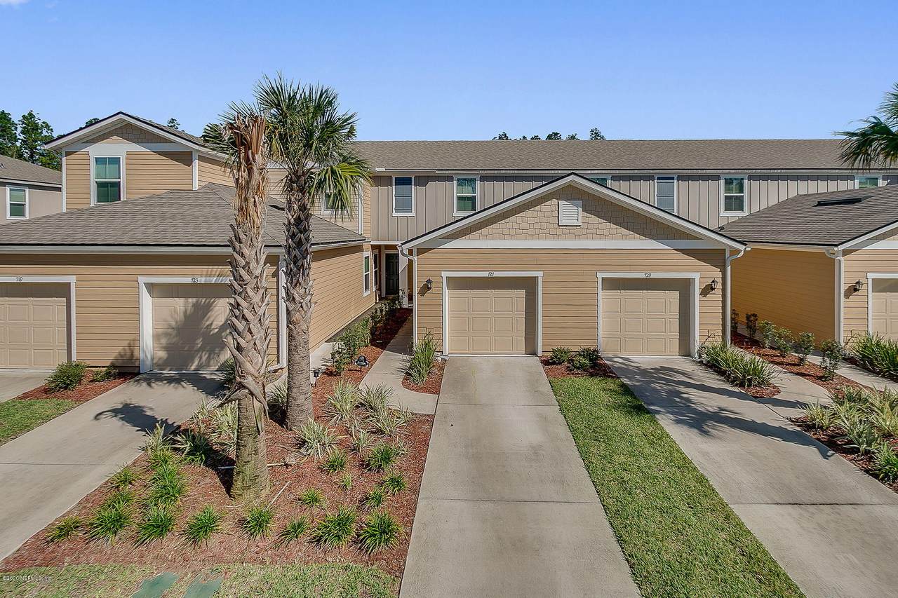 727 Servia Dr - Photo 1