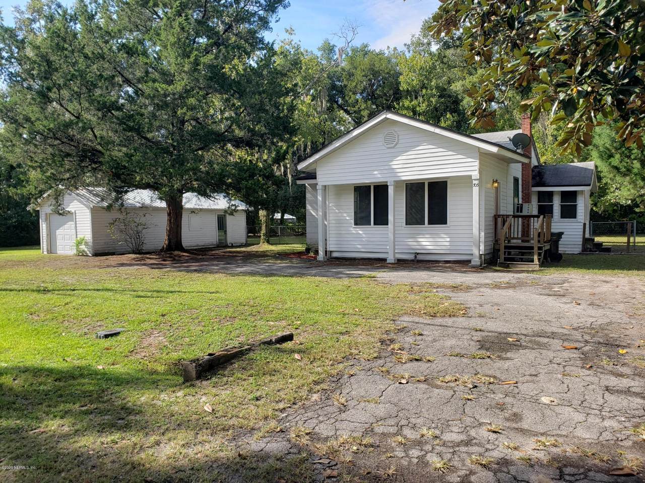 705 Highland Ave - Photo 1