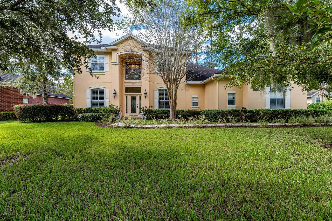 11724 Crusselle Dr - Photo 1