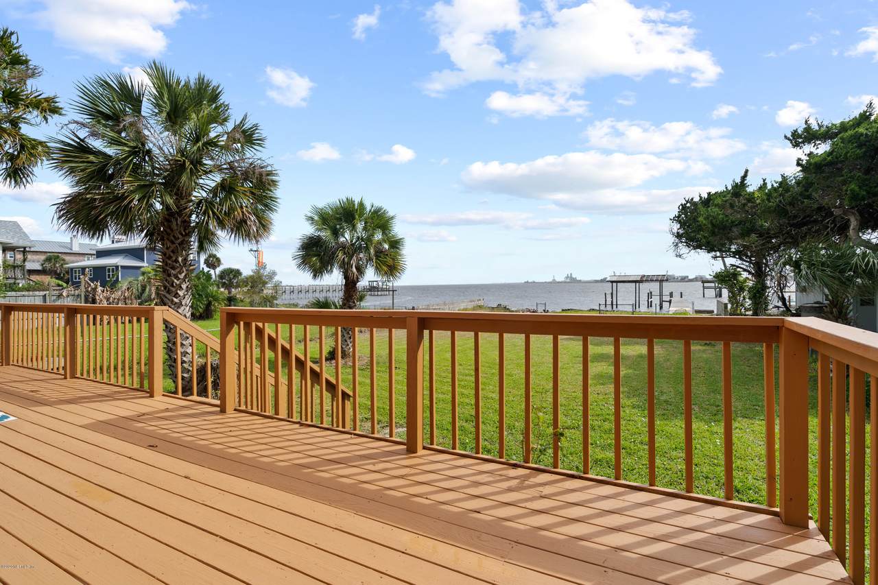 10138 Heckscher Dr - Photo 1
