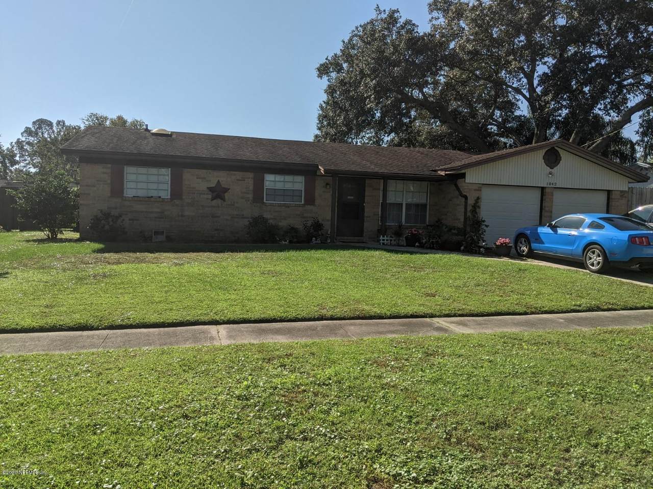 1042 Grove Park Ln - Photo 1