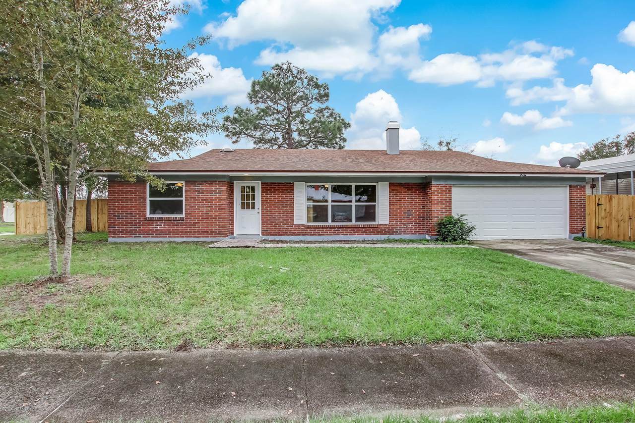 8210 Sailmaker Ln - Photo 1