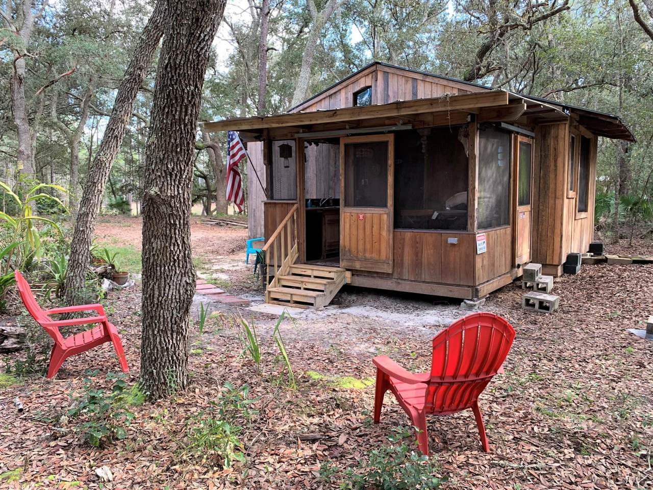 279 Sleepy Hollow Dr - Photo 1