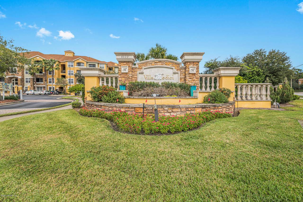 8539 Gate Pkwy - Photo 1
