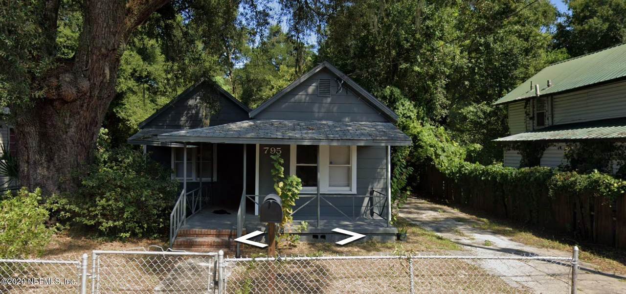 795 56TH St - Photo 1