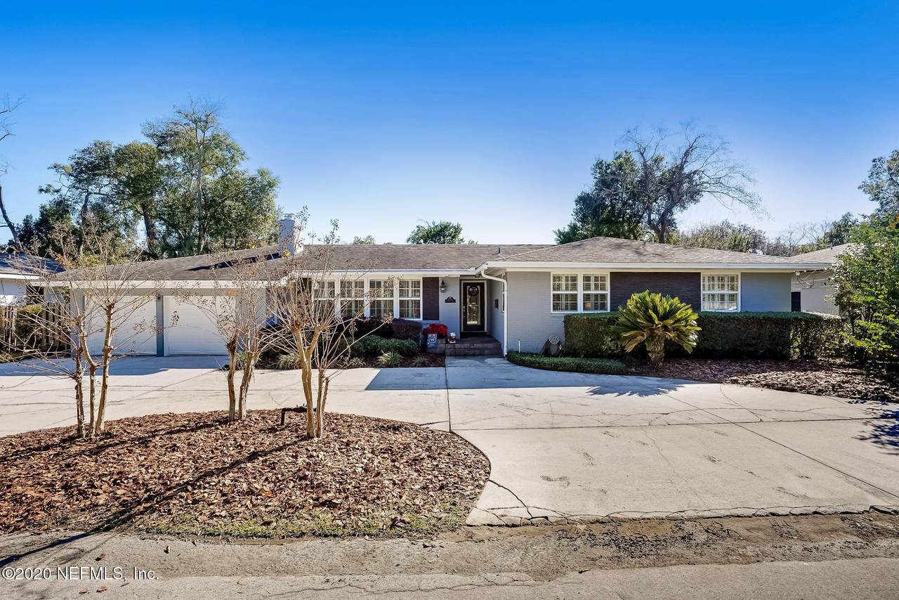 4345 Silverwood Ln - Photo 1