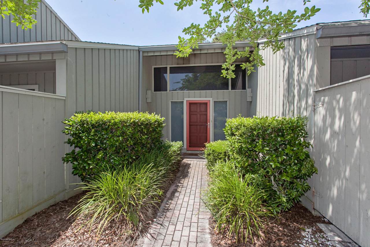 9932 Sawgrass Dr - Photo 1