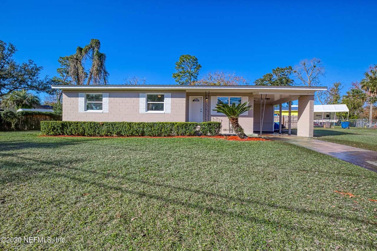 445 Suzanne Dr - Photo 1