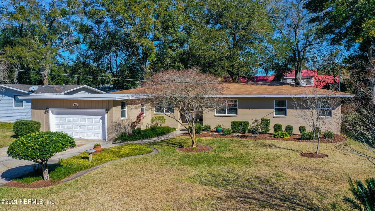 953 Carlotta Rd - Photo 1