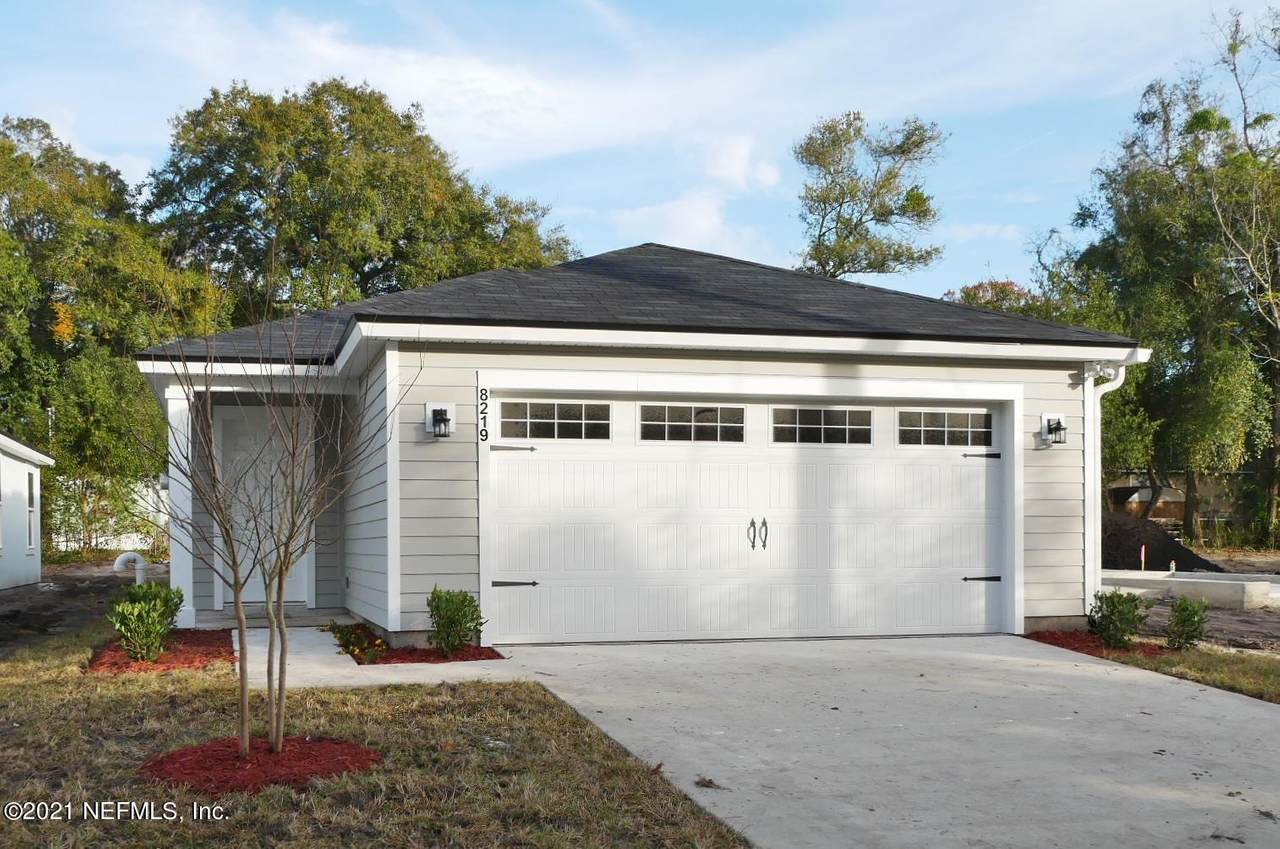 8219 Free Ave - Photo 1