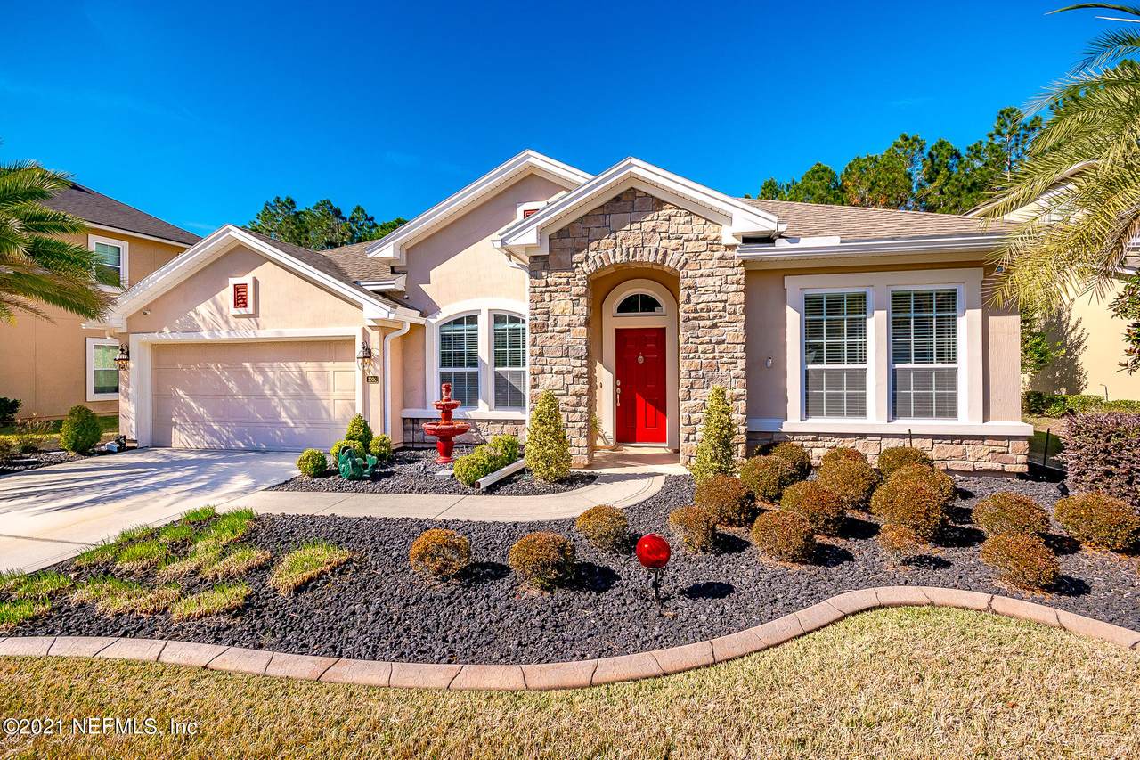 2000 Bridgewood Dr - Photo 1