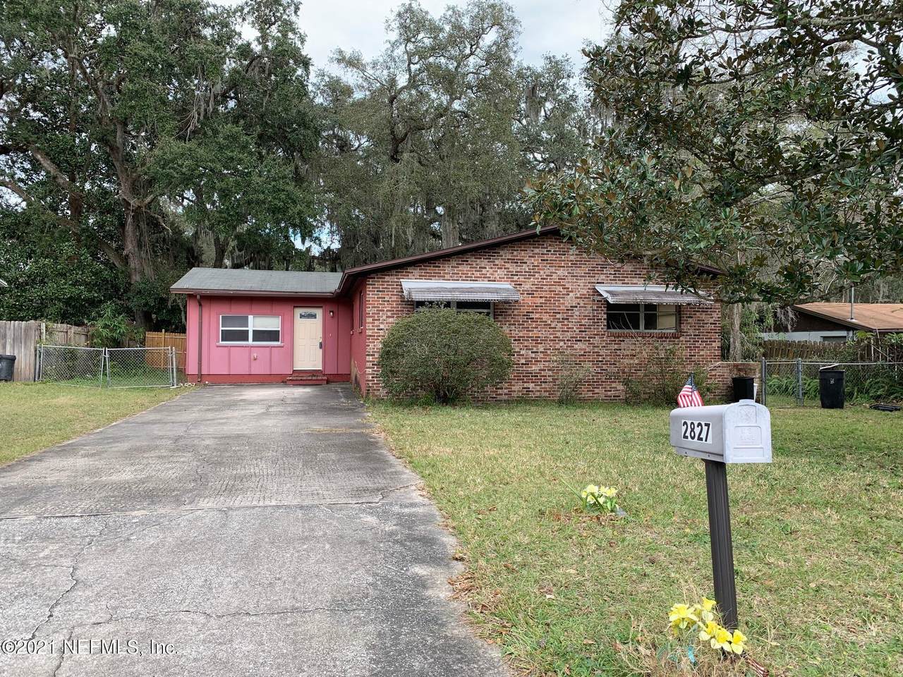 2827 Robinette Dr - Photo 1