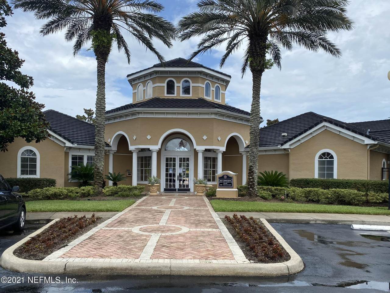 10075 Gate Pkwy - Photo 1