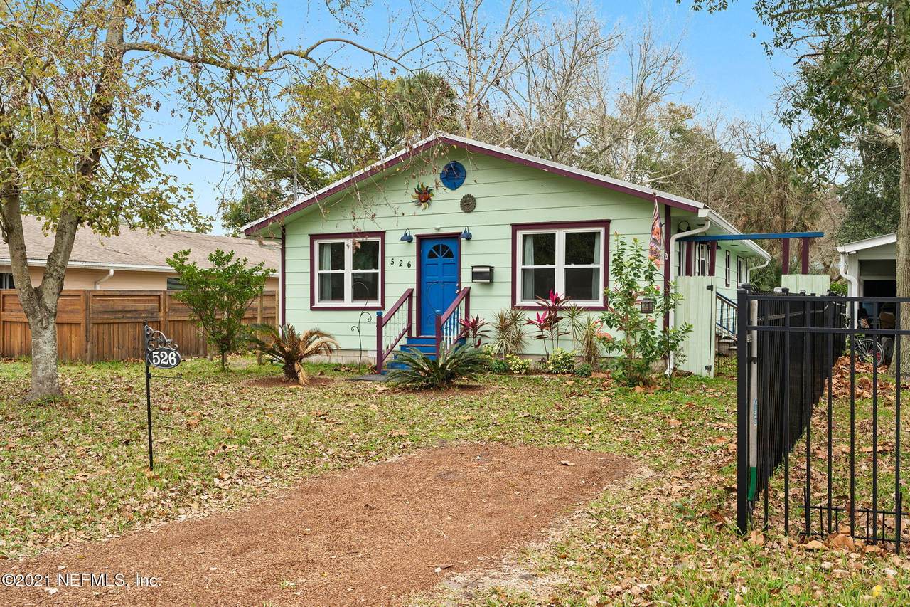 526 5TH St - Photo 1