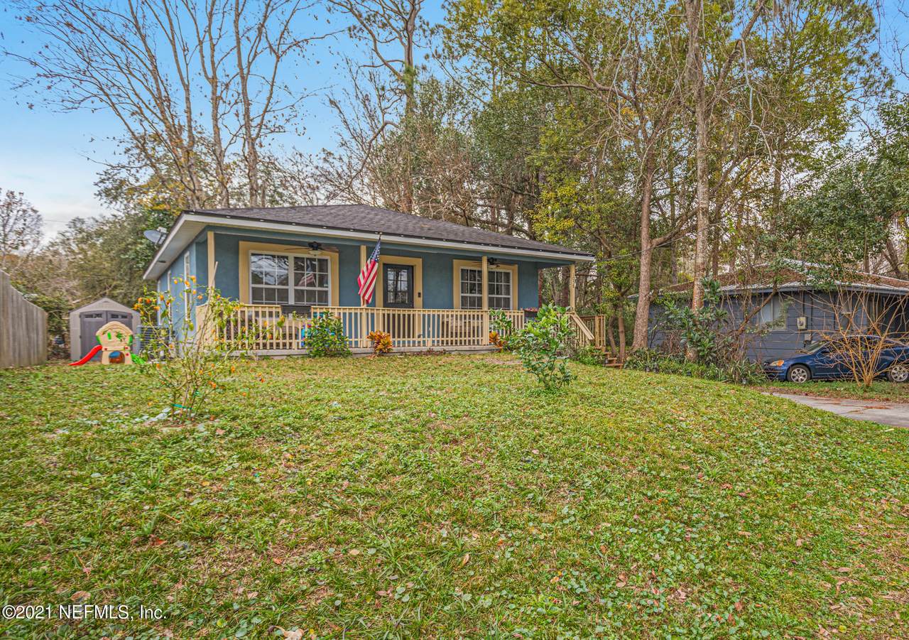 1058 15TH St - Photo 1