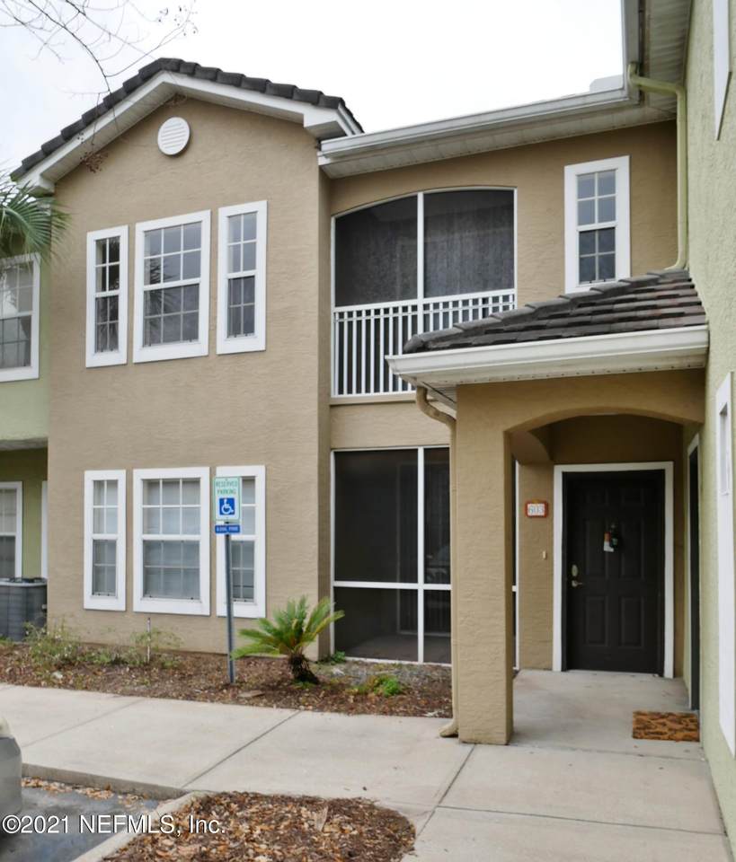 10075 Gate Pkwy - Photo 1