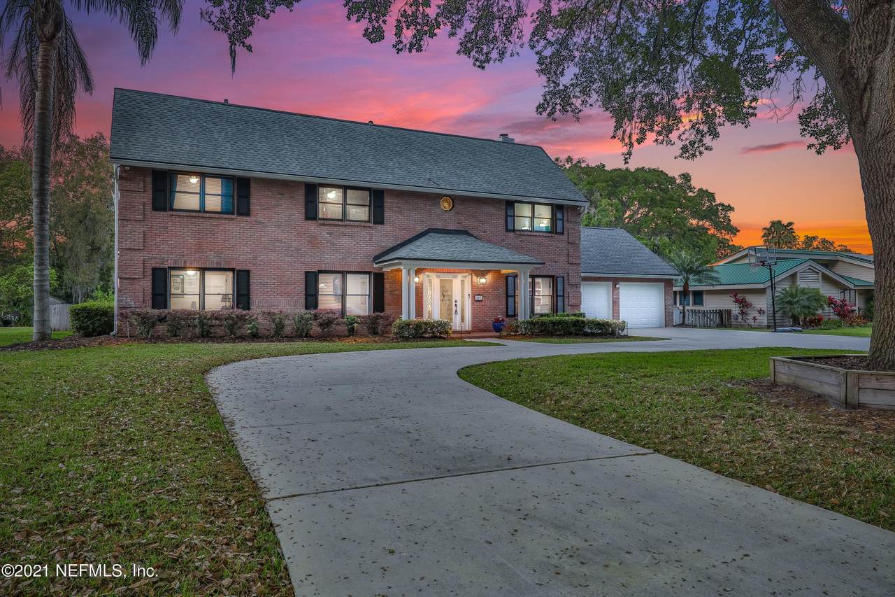 405 Oak Dr - Photo 1