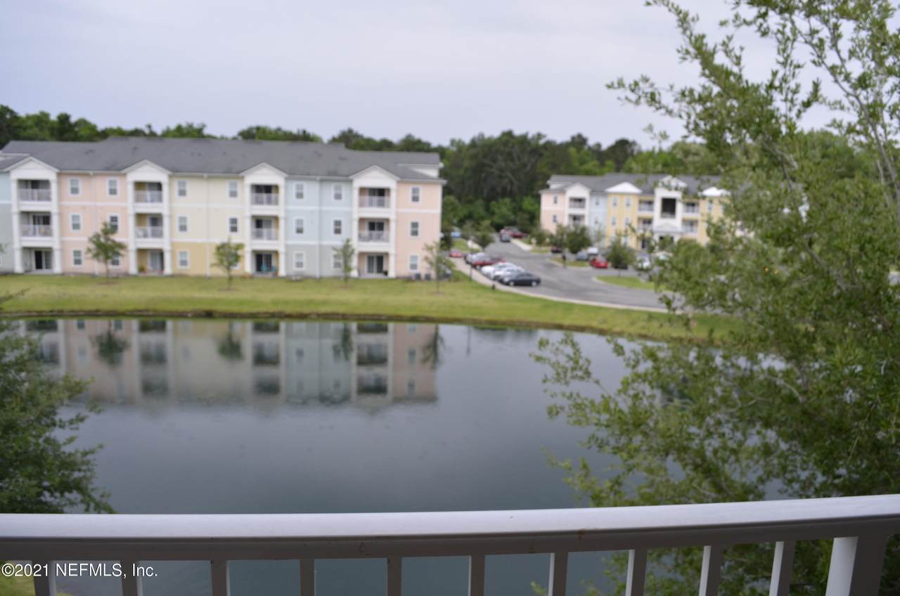 8218 Green Parrot Rd - Photo 1