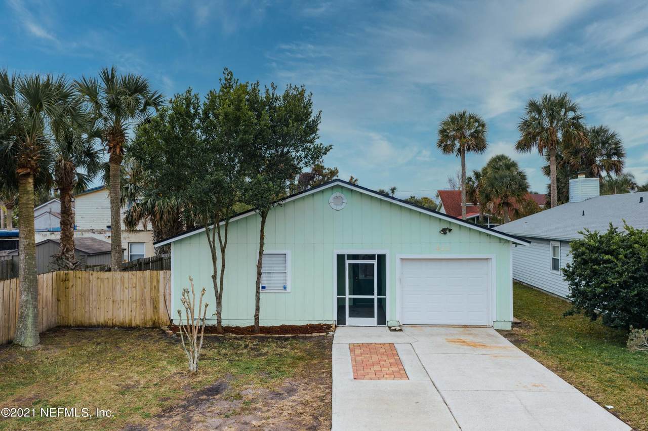 422 6TH Ave - Photo 1